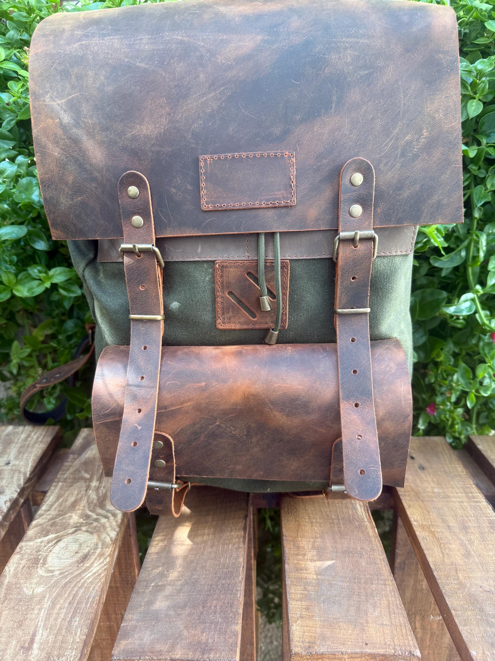 Limited Daypack, Brown,Tan,Black, Blue Color, 15L - 25L options. Laptop pocket premimum leather, Citypack, Daily use