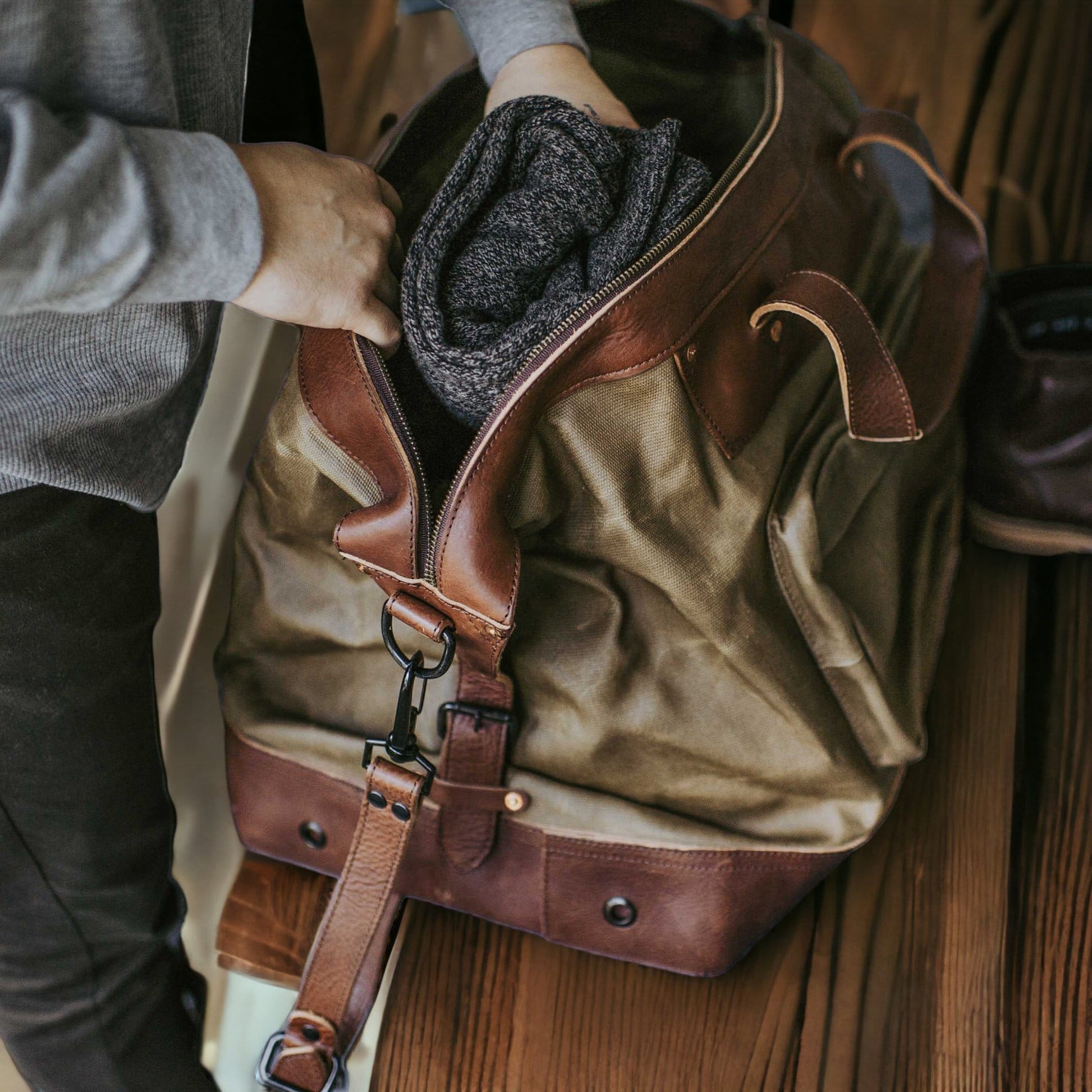 Brown | Large Men's Leather Duffle Bag | Travel Holdall | Luggage | Carry All Holdall |  Leather Luggage | Carry on Baggage  | Suitcase  99percenthandmade Green Small - Liner No 