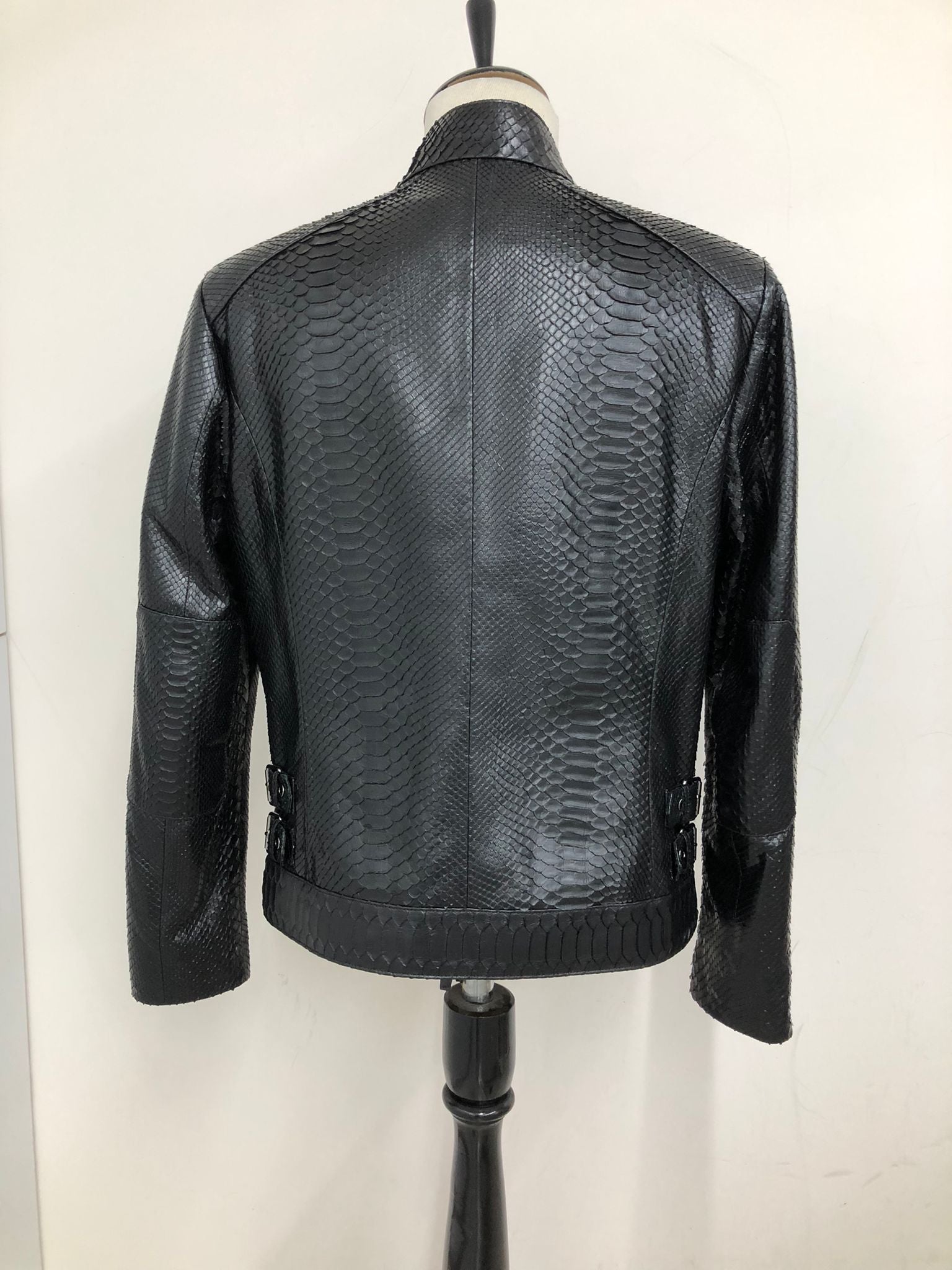 Can i get discount a leather jacket tailored
