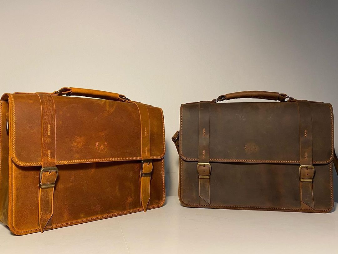 Handmade Grain Leather Crossbody Briefcase with 2 Colour, Messenger bag, Lawyer's Bag, Personalized Handbag, Work Bag , Gift For Him | 35 Cm  99percenthandmade   