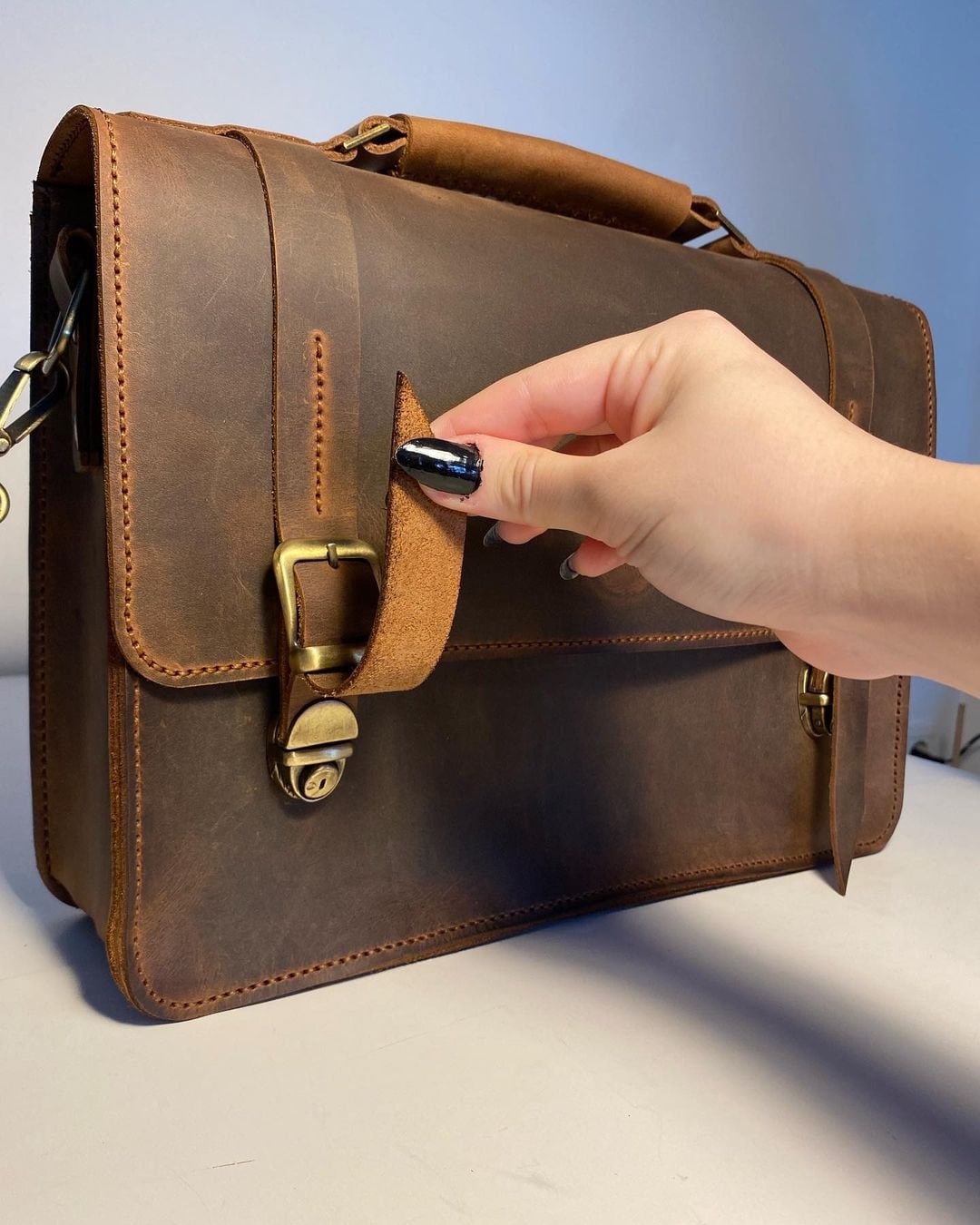 Handmade Grain Leather Crossbody Briefcase with 2 Colour, Messenger bag, Lawyer's Bag, Personalized Handbag, Work Bag , Gift For Him | 35 Cm  99percenthandmade   