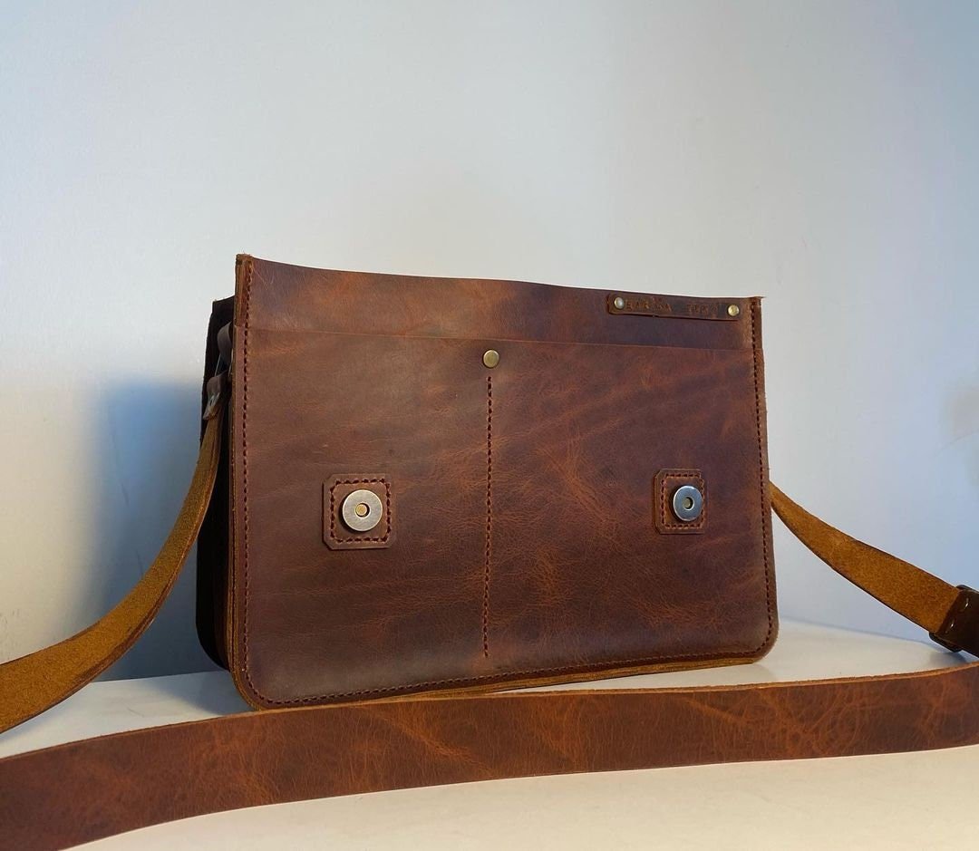 Handmade Grain Leather Crossbody Briefcase with 2 Colour, Messenger bag, Lawyer's Bag, Personalized Handbag, Work Bag , Gift For Him | 38 Cm  99percenthandmade   
