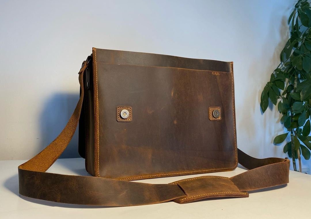 Handmade Grain Leather Crossbody Briefcase with 2 Colour, Messenger bag, Lawyer's Bag, Personalized Handbag, Work Bag , Gift For Him | 38 Cm  99percenthandmade   