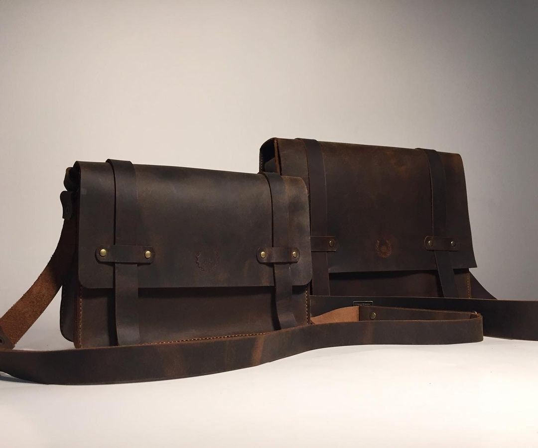 Handmade Grain Leather Crossbody Briefcase with 2 Colour, Messenger bag, Lawyer's Bag, Personalized Handbag, Work Bag , Gift For Him | 38 Cm  99percenthandmade   